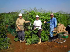 菜園の先輩との写真