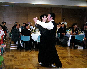 ダンスパーティーにて２