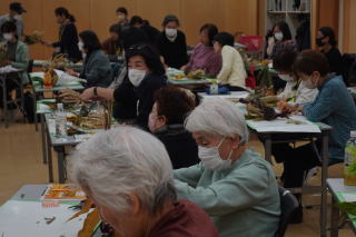 スワッグ作り講習会の写真2