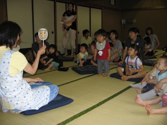 保育士さんと遊ぼう