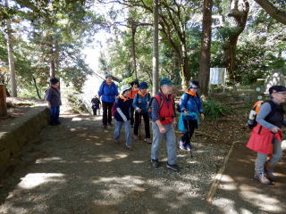 紅葉の中歩きました