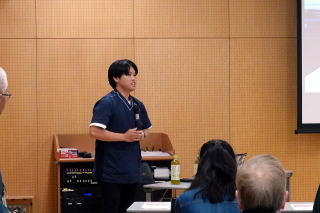 講師の櫻澤玲氏の写真