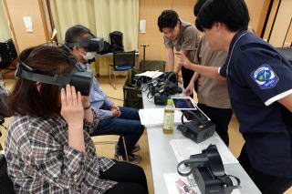 VRモニタ練習中の写真