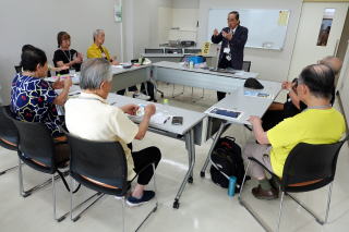 マジック講座第１回目の様子の写真