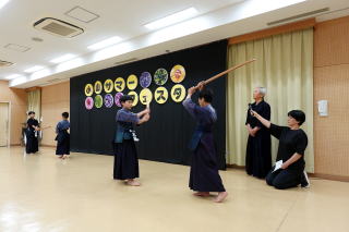 7月小山サマーフェスタの剣道パフォーマンスの様子
