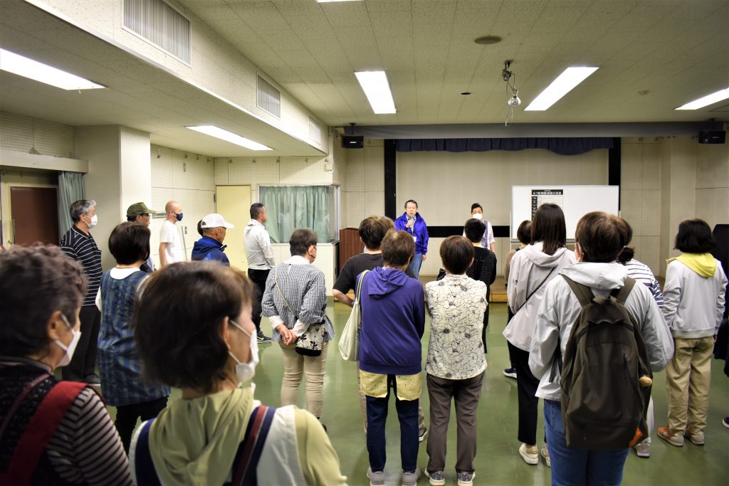 館清掃前の館長挨拶